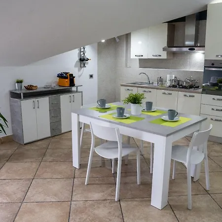 Апартаменты Attic A31 Rooftop Deluxe Санта-Мария-Капуа-Ветере